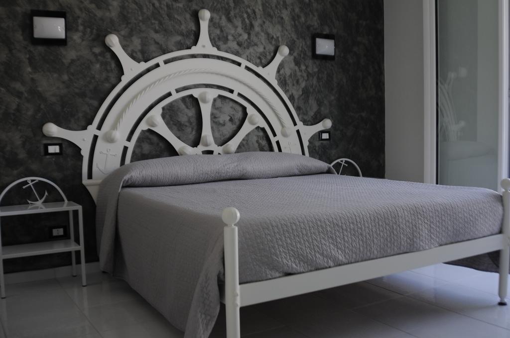 Badinomare Bed & Breakfast Terracina Bagian luar foto